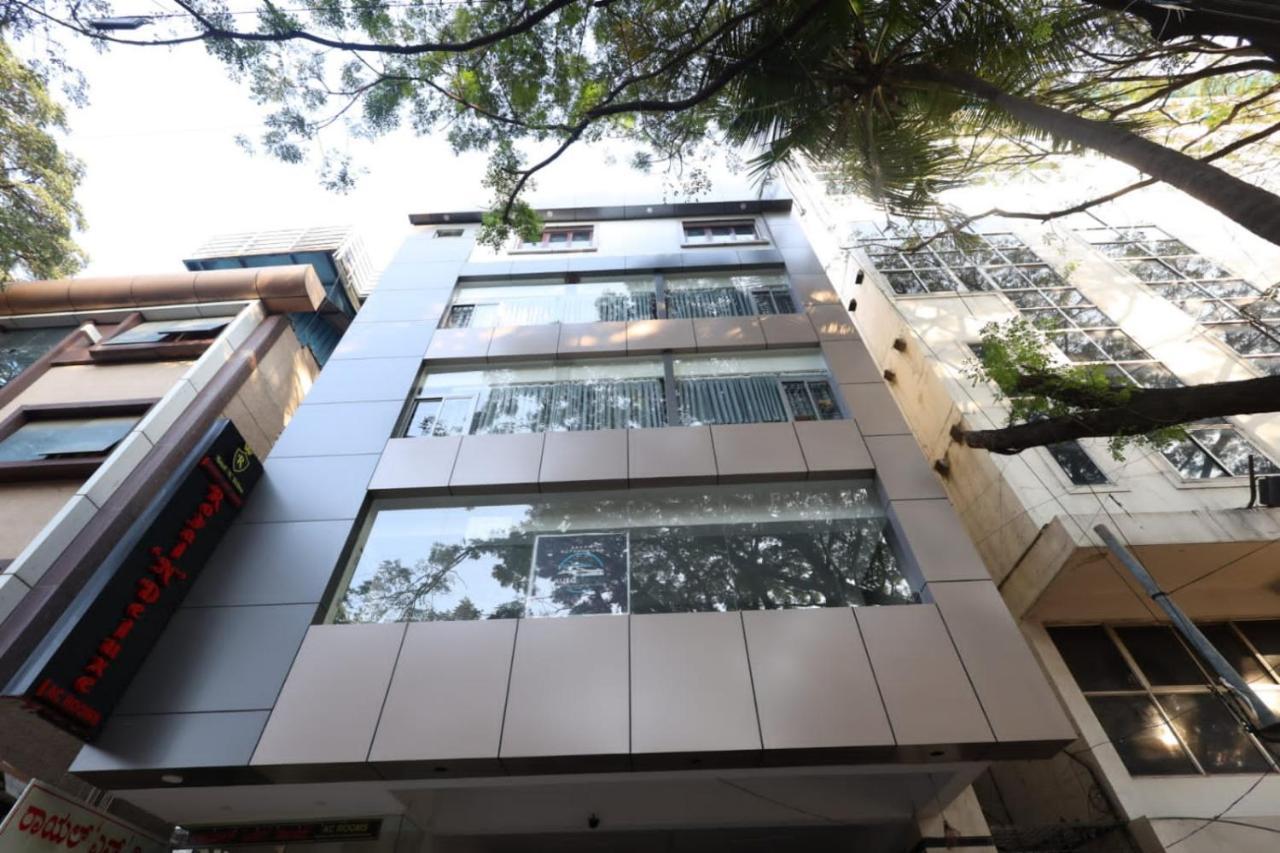 Royal N Deluxe Hotel Bangalore Exterior foto